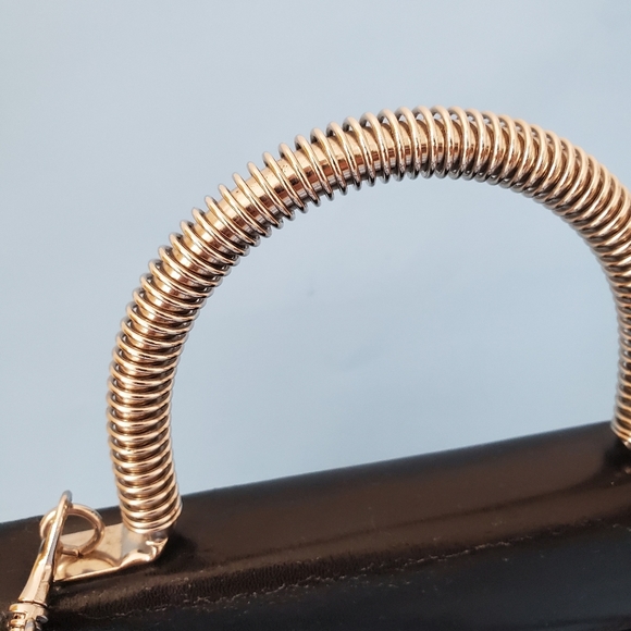 Vintage black purse with mirror and wire handle - Picture 3 of 13